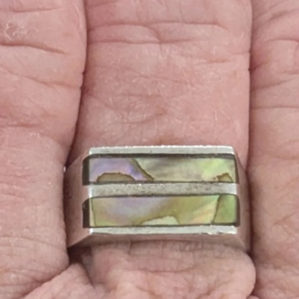 🌿 Vintage Men’s 1960s Sterling Silver Abalone Inlay Ring - Picture 2 of 10